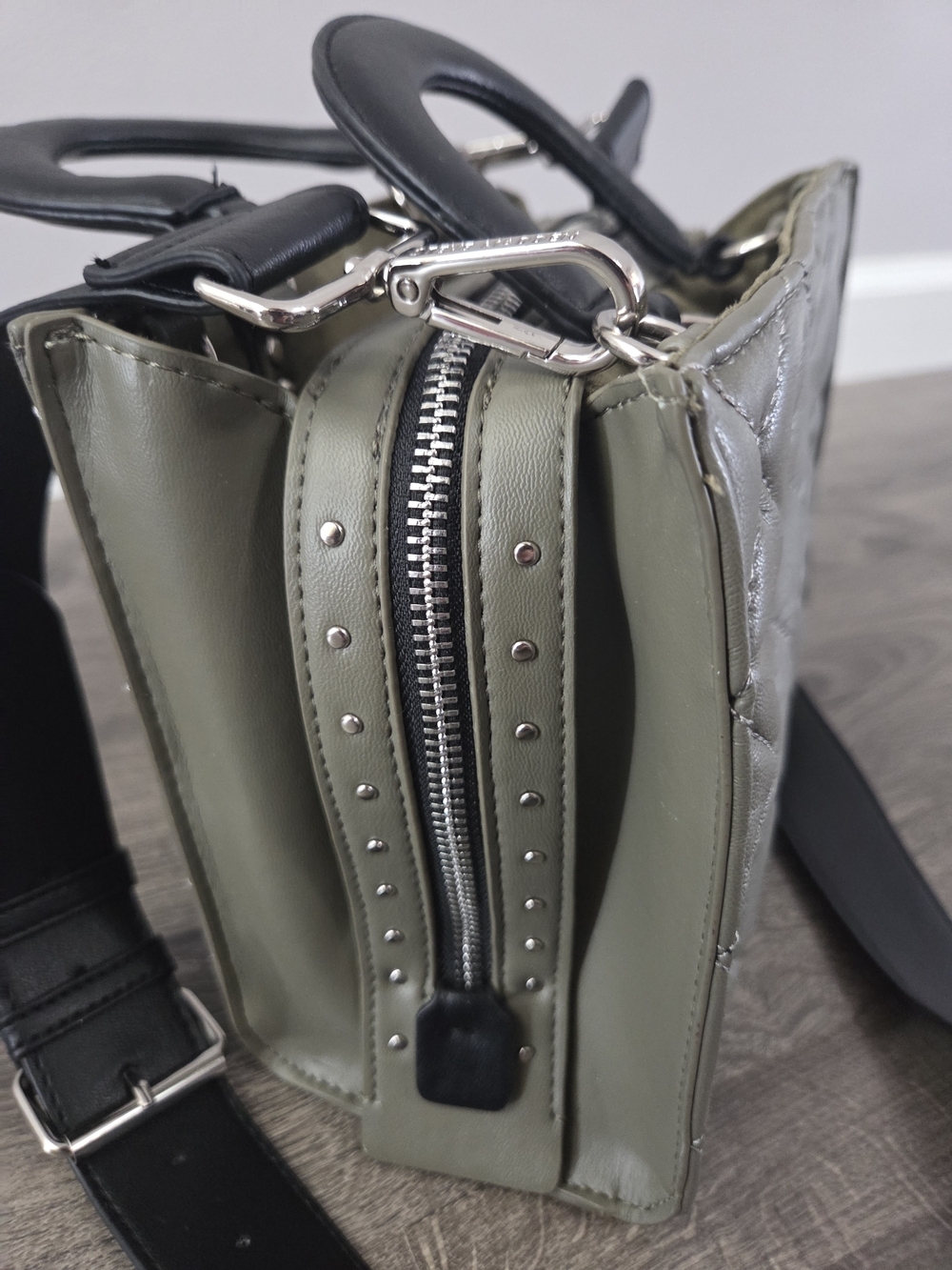 Steve Madden Olive Green Quilted Crossbody Bag NWT - Picture 4 of 10